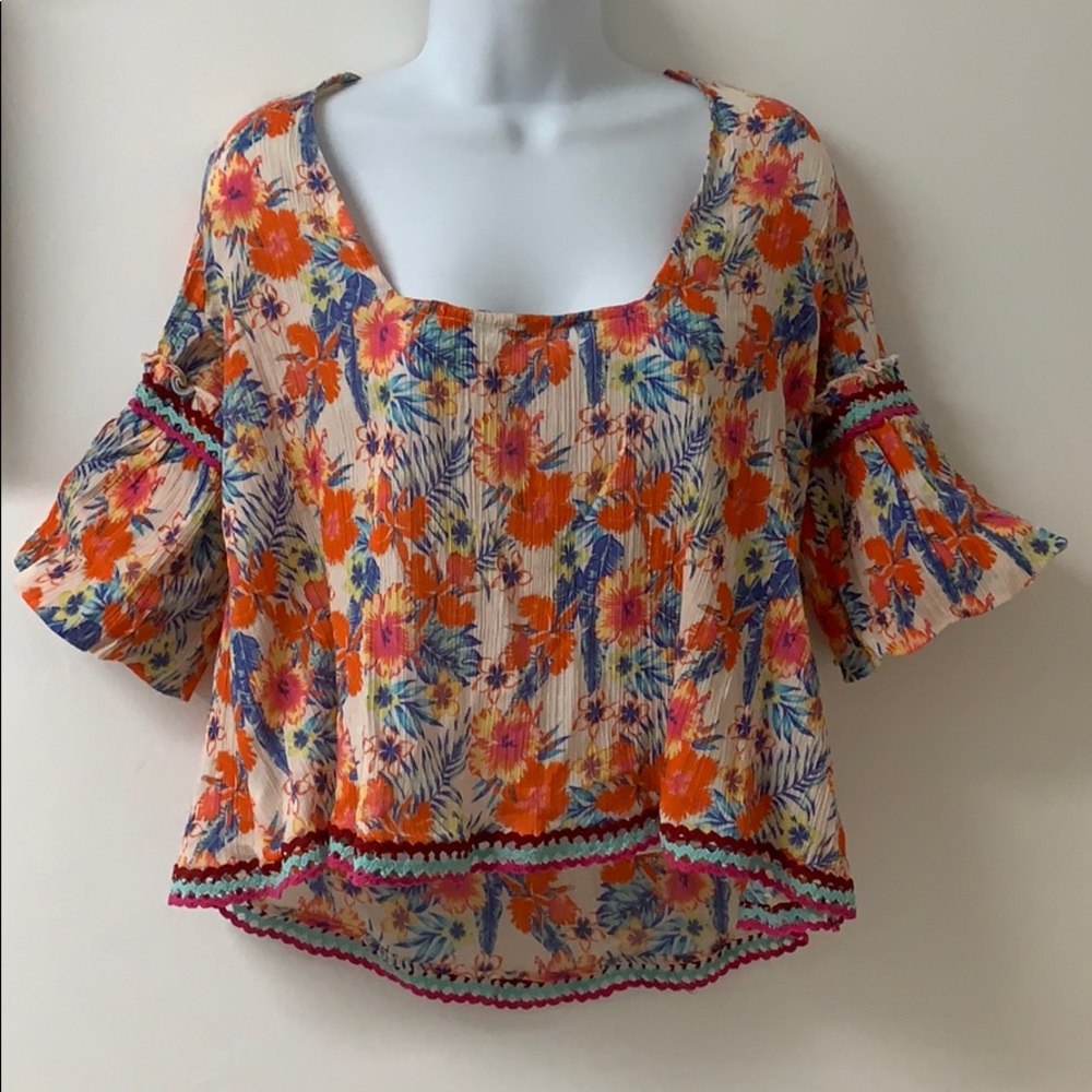 Rinku floral top size S 🌸